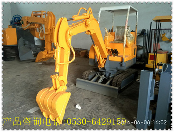 微型電動(dòng)挖掘機(jī)客戶驗(yàn)收過程